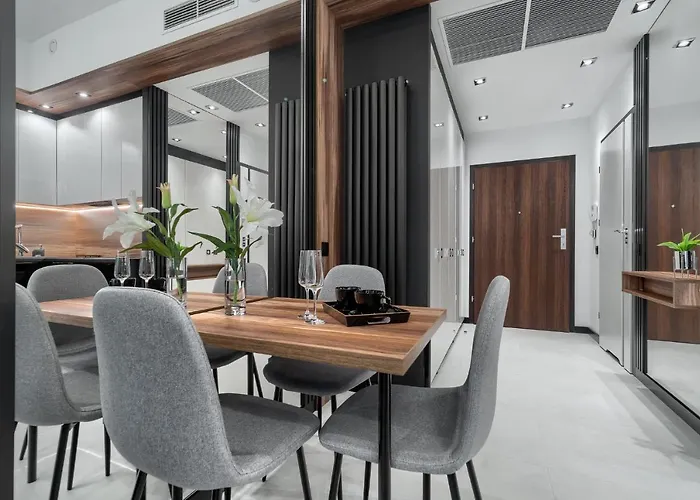 アパート Margi Tokyo Lux Balcony Pool Sauna シュチェチン